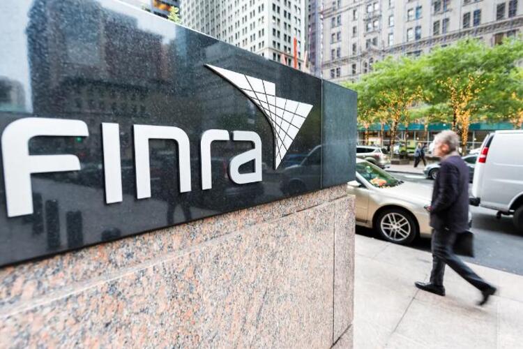 Wall Street Regulator FINRA ต้องการจ้างพนักงาน Crypto ที่ถูกไล่ออก